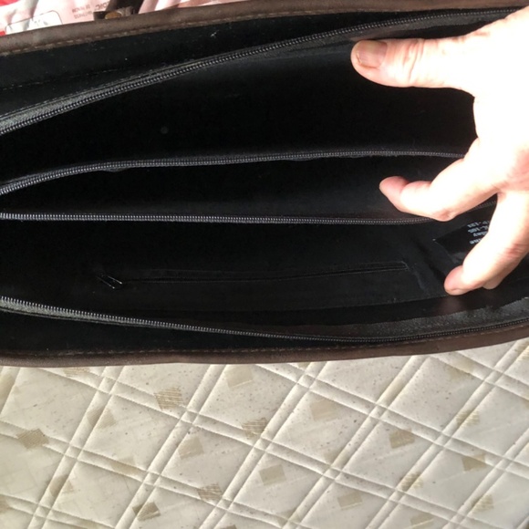Brown laptop/ briefcase for work, school, and more- used but in Good shape - Picture 6 of 8